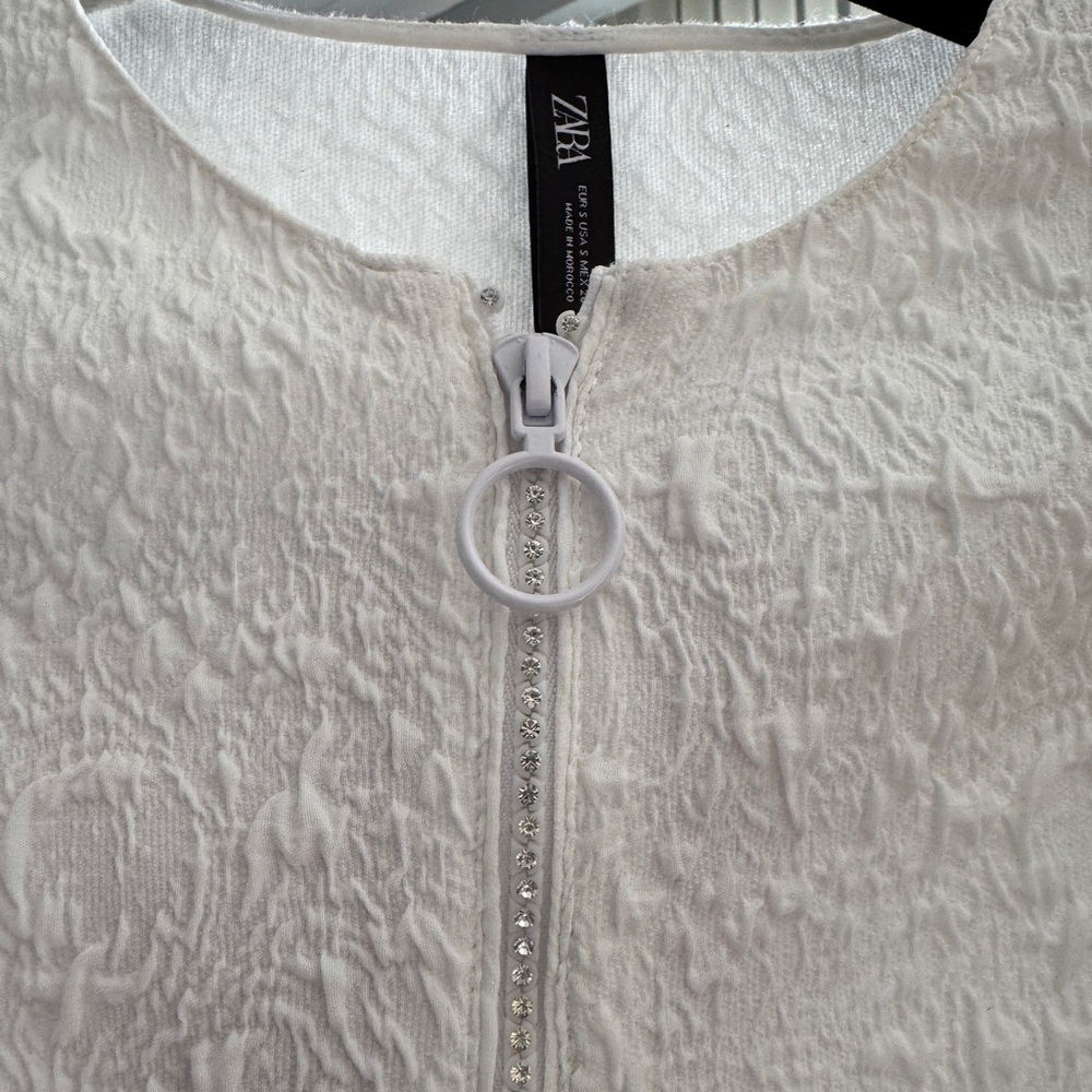 Zara White Textured Ruffle Blouse - Picture 2 of 2